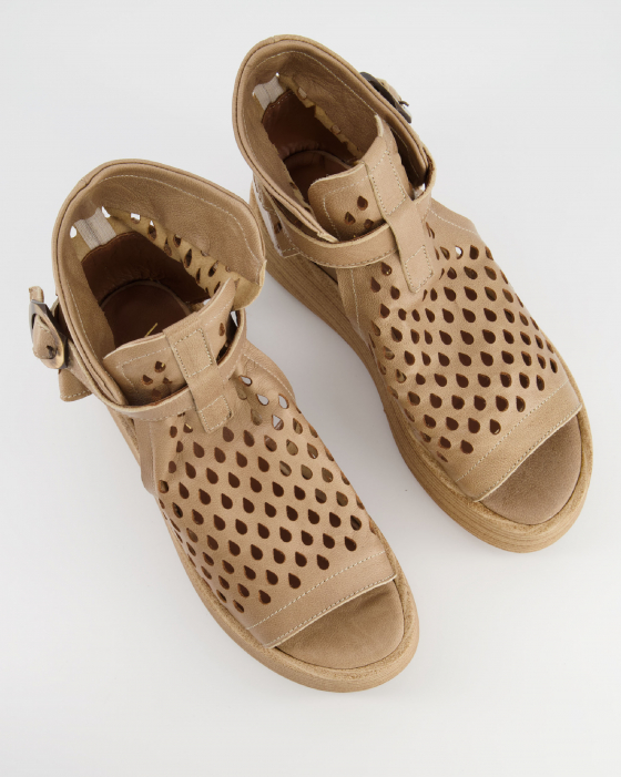 Born on sale laporta sandals